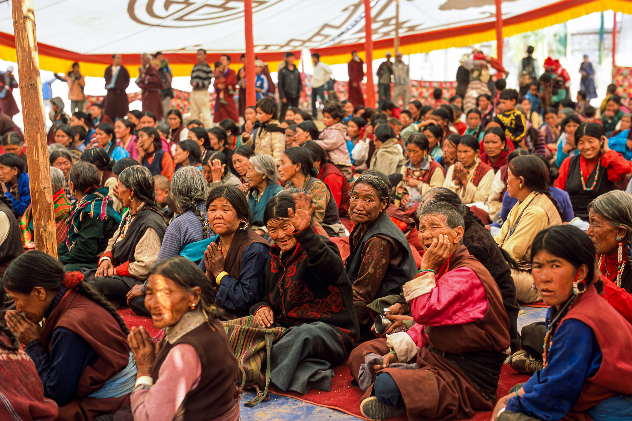 245718